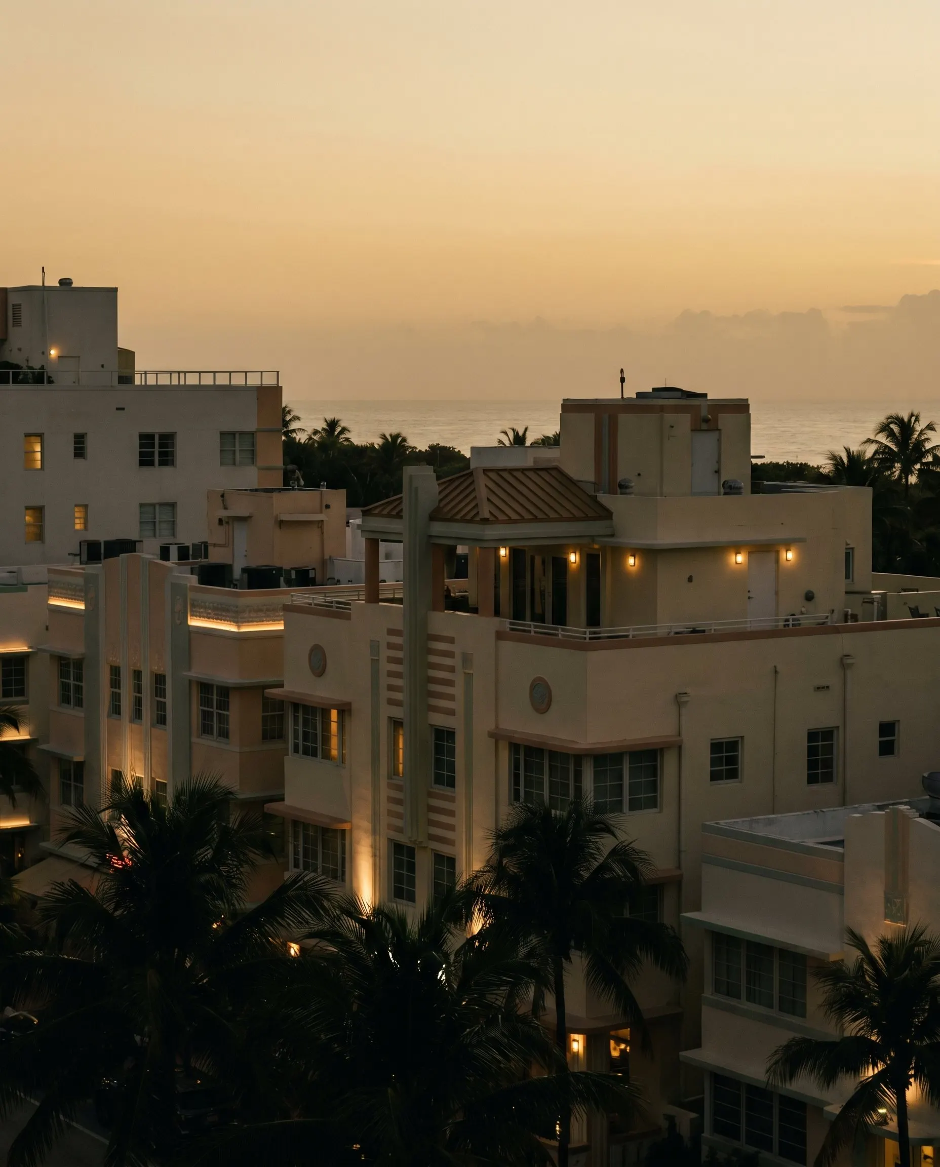 Golden-hour location impression of Miami